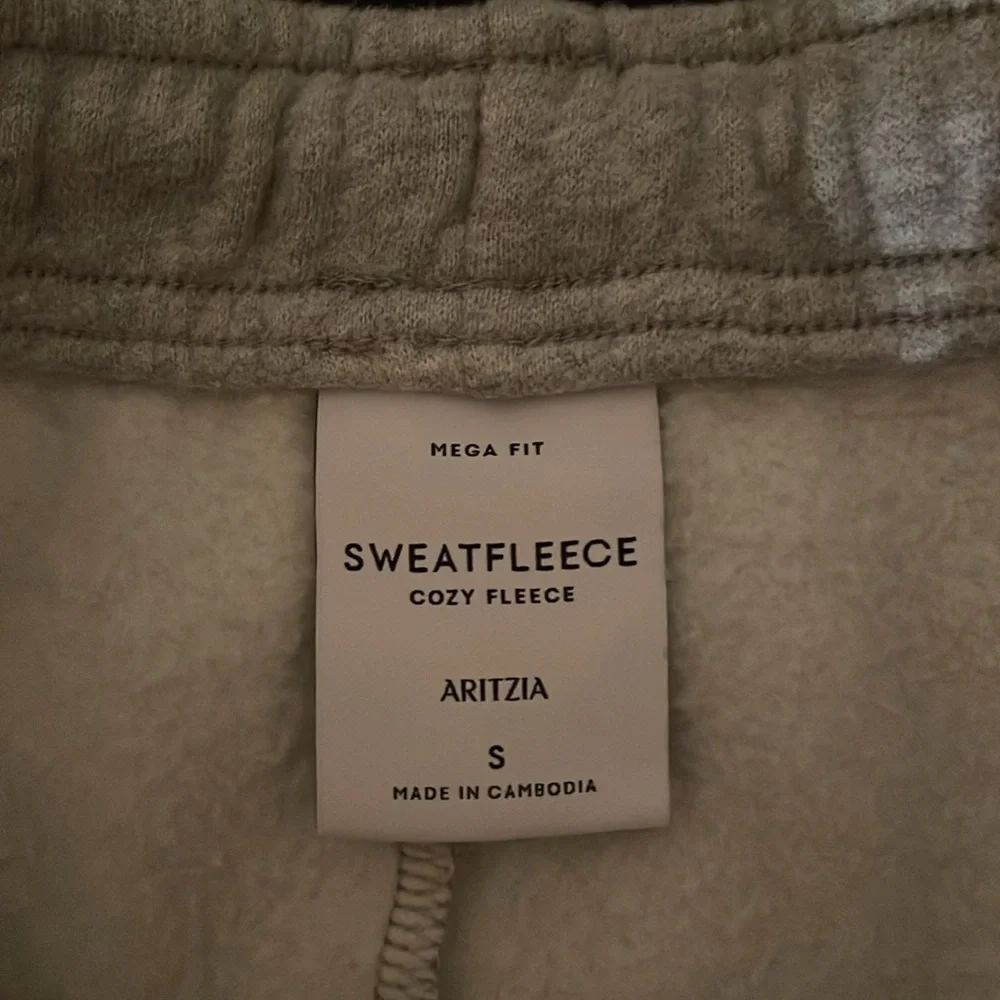 Aritzia Sweatfleece Mega Fit Size Small 'Heather Chrome' - Picture 4 of 4